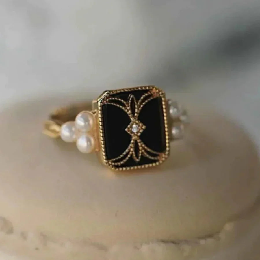 Classic Black Pearl Golden Ring