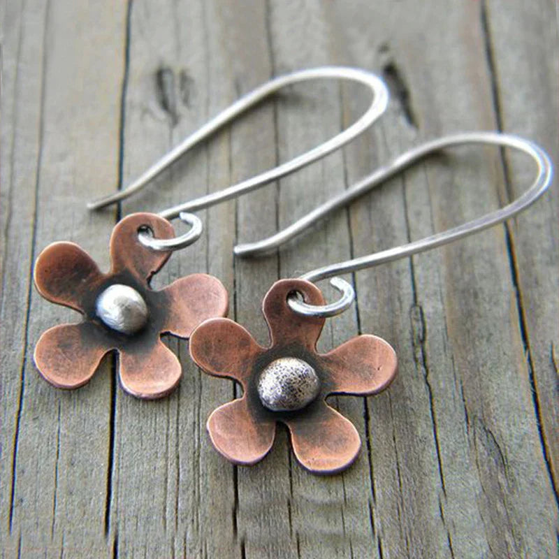 Trendy Flower Earrings in Silver