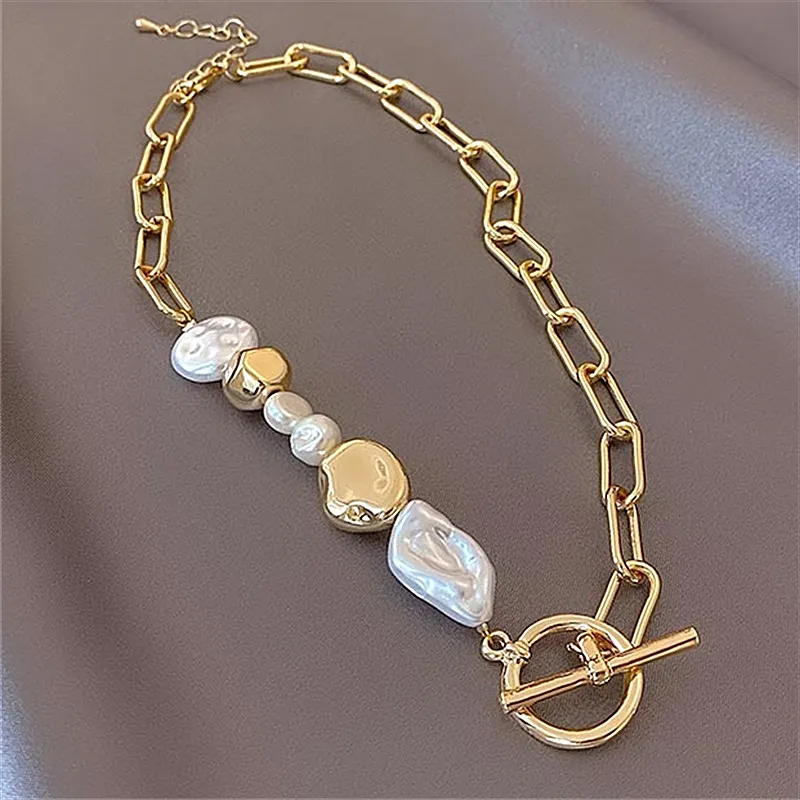 Sleek Golden Pearls Necklace
