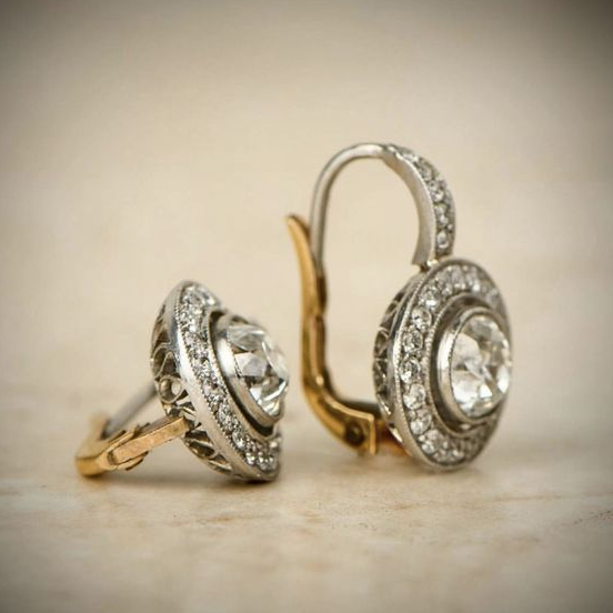 Minimalist Silver Earrings with Zirconia