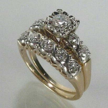 Classic Sparkling Gold Ring