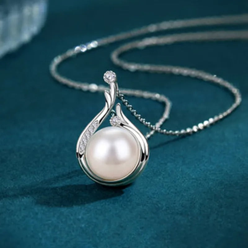 Sleek Silver Teardrop Pearl Necklace