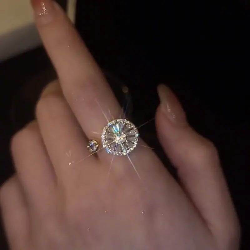 Classic Style Copper Ring with Synthetic Cubic Zirconia