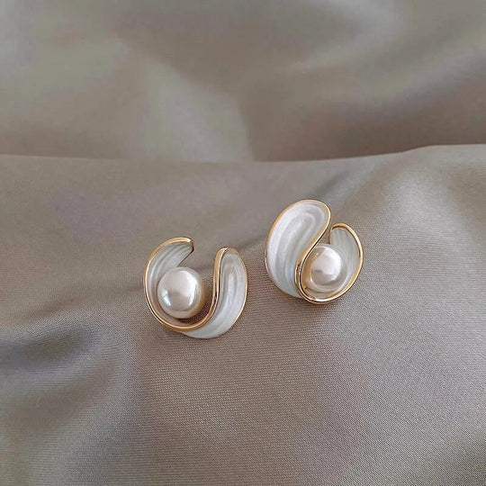 Trendy White Opal Earrings with Pearls in Gold