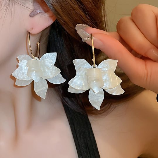 Timeless  Resin Flower Dangle Earrings