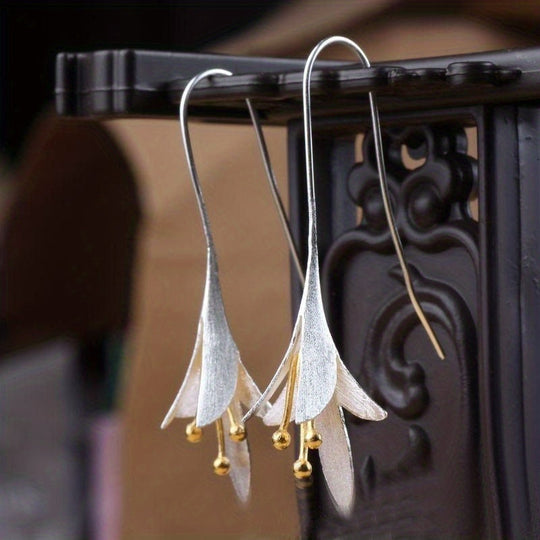 Elegant Flowers Dangle Earrings