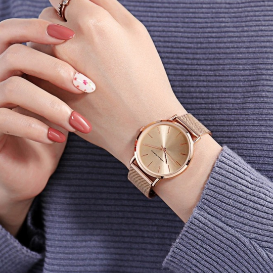 Modern Steel Strap Fashion Watch