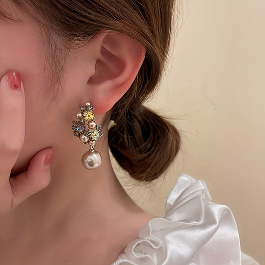 Minimalist Floral Dangle Earrings