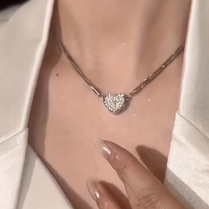Stylish Heart-Shaped Zircon Multilayer Magnet Necklace