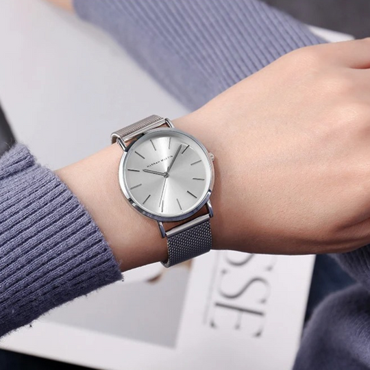 Modern Steel Strap Fashion Watch