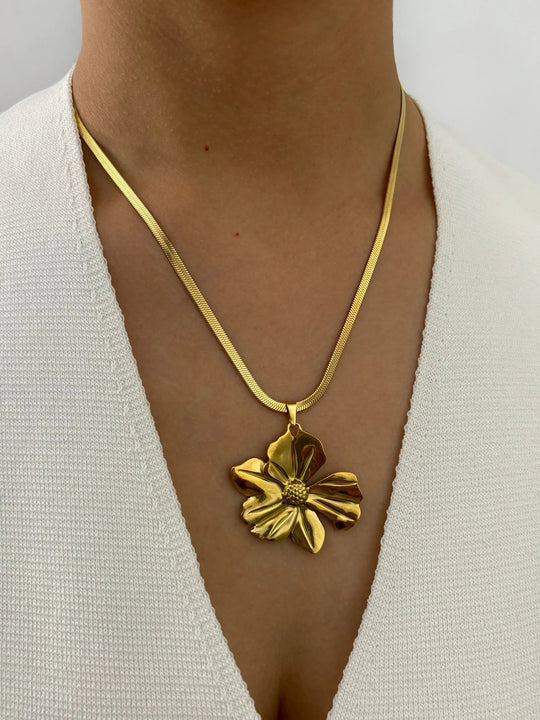 Fiore Pendant Necklace