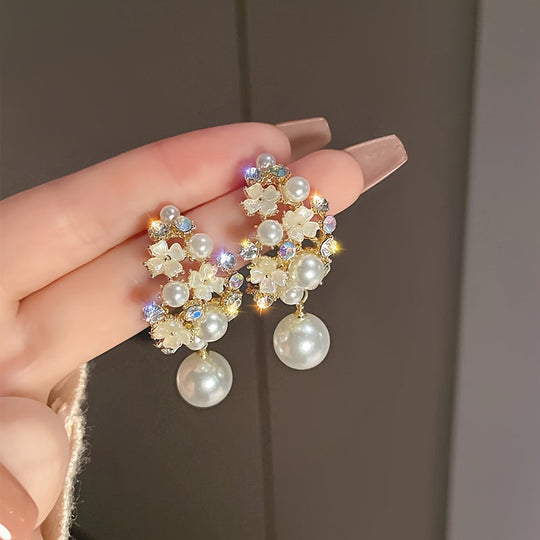 Minimalist Floral Dangle Earrings