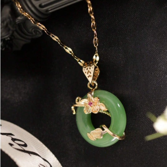 Elegant Minimalist Floral Vine Pendant Necklace