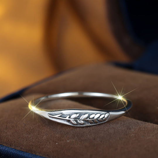 Retro Carved Leaf Ring