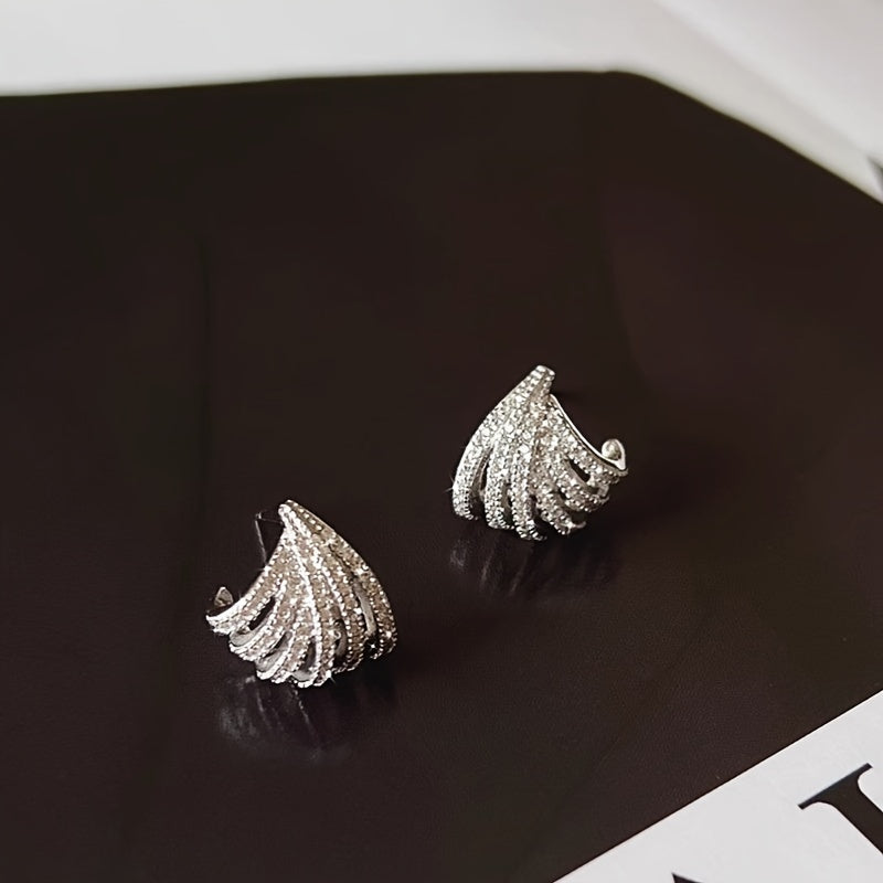 Elegant Claw-Set Zirconia Stud Earrings