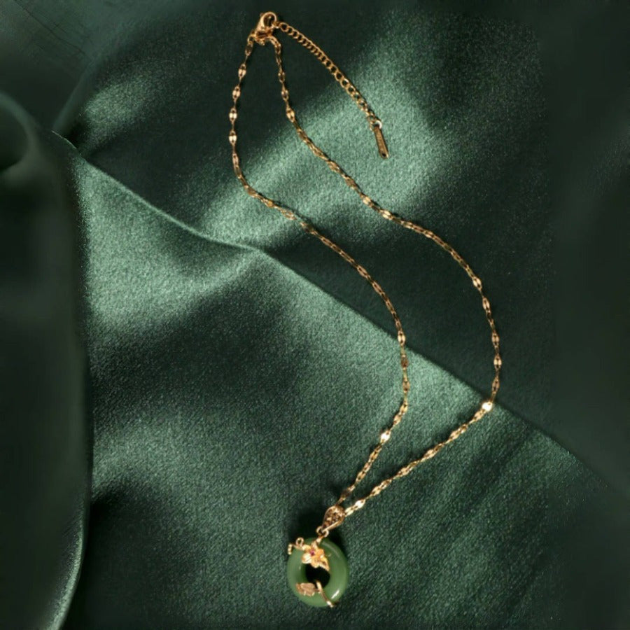 Elegant Minimalist Floral Vine Pendant Necklace