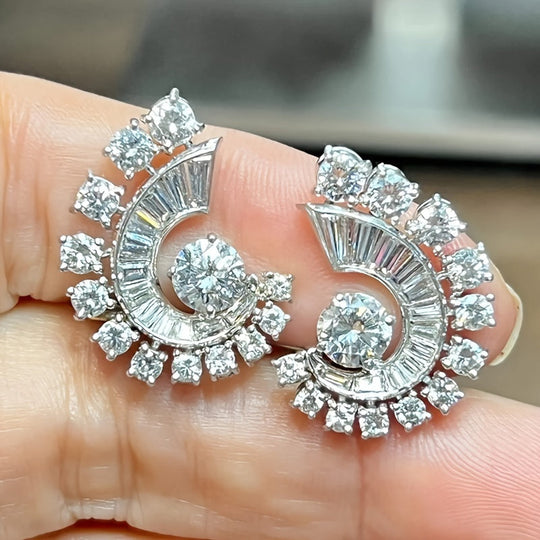 Chic Spiral Zirconia Earrings