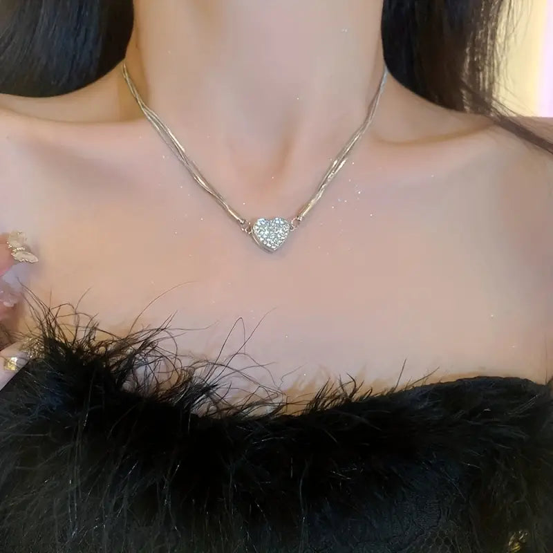 Stylish Heart-Shaped Zircon Multilayer Magnet Necklace