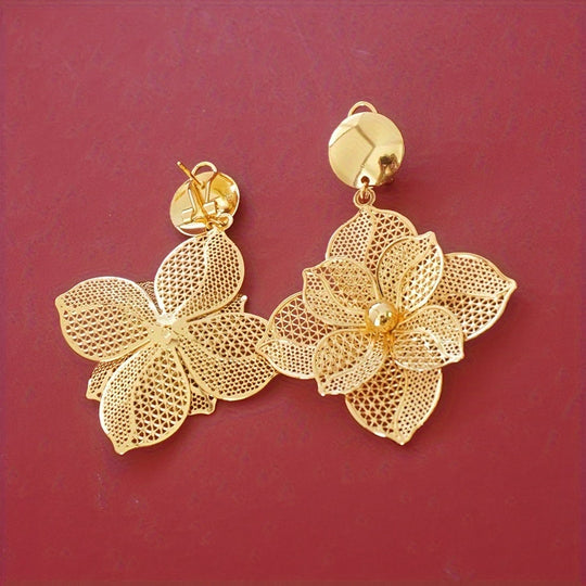 Elegant Flower Pendant Necklace & Earrings Set